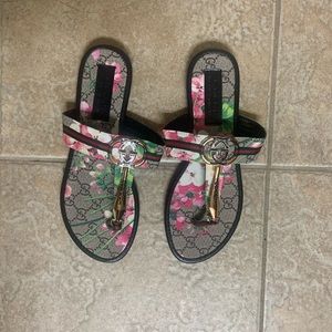 Luxury sandals size 8 women